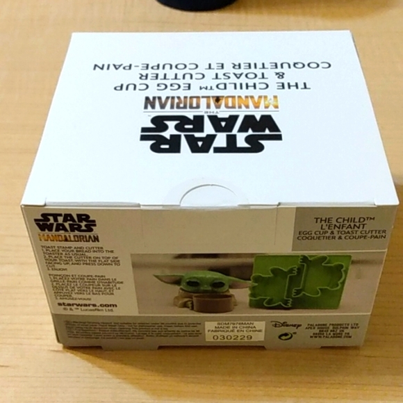 Star Wars The Mandalorian The Child Grogu Egg Cup & Toast Cutter - Picture 6 of 6